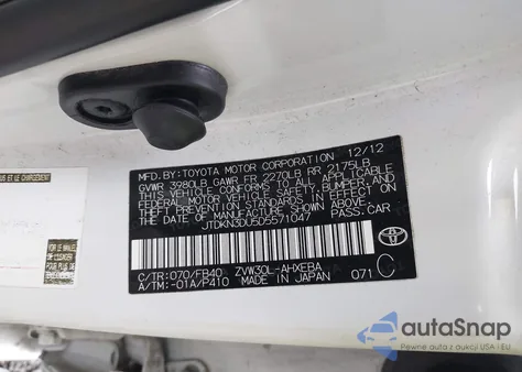 2013 Toyota Prius z USA, uszkodzony, nr VIN JTDKN3DU5D5571047